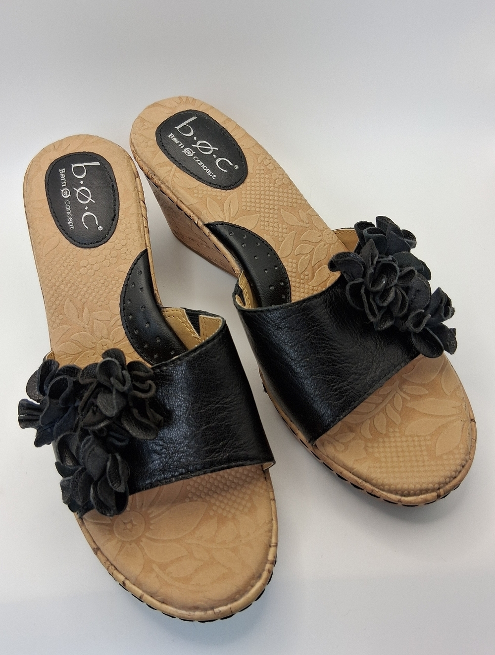 b.o.c. Born Concept Leather Cork Platform Wedges W/ Leather Flower Detail NWOT